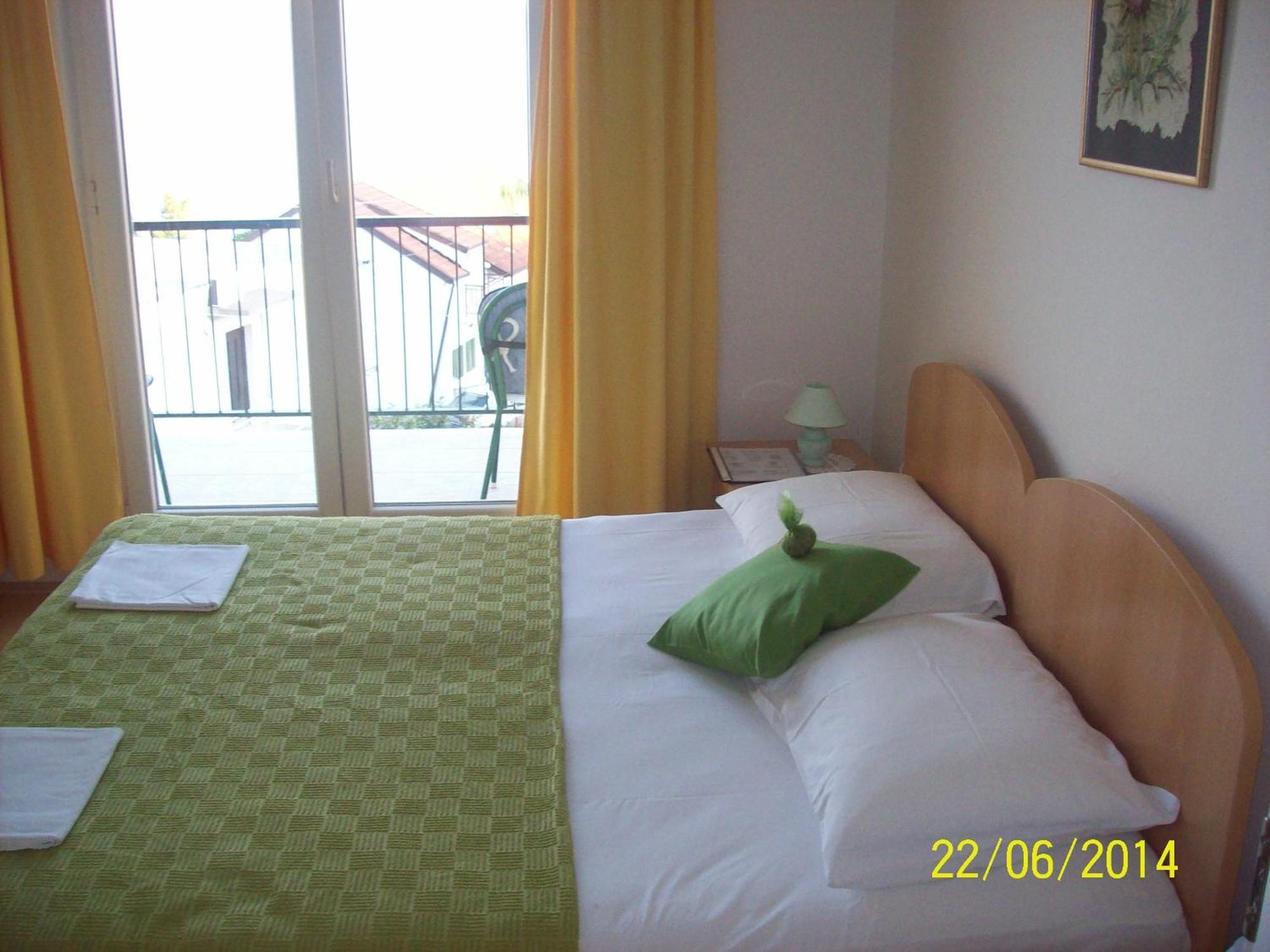 Guesthouse Подаца Екстериор снимка